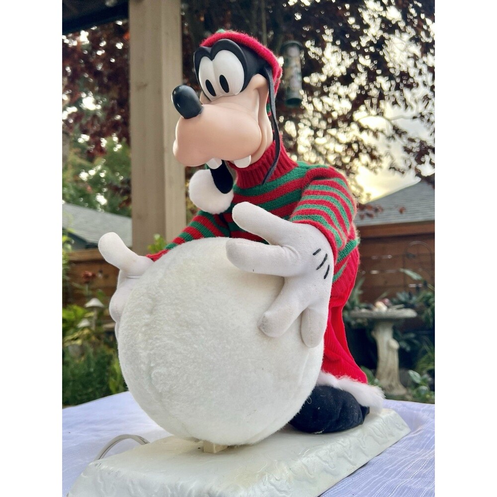 90βs Vintage Animated Disneys Goofy Christmas Snowball 16" Santa's Best Kidcore